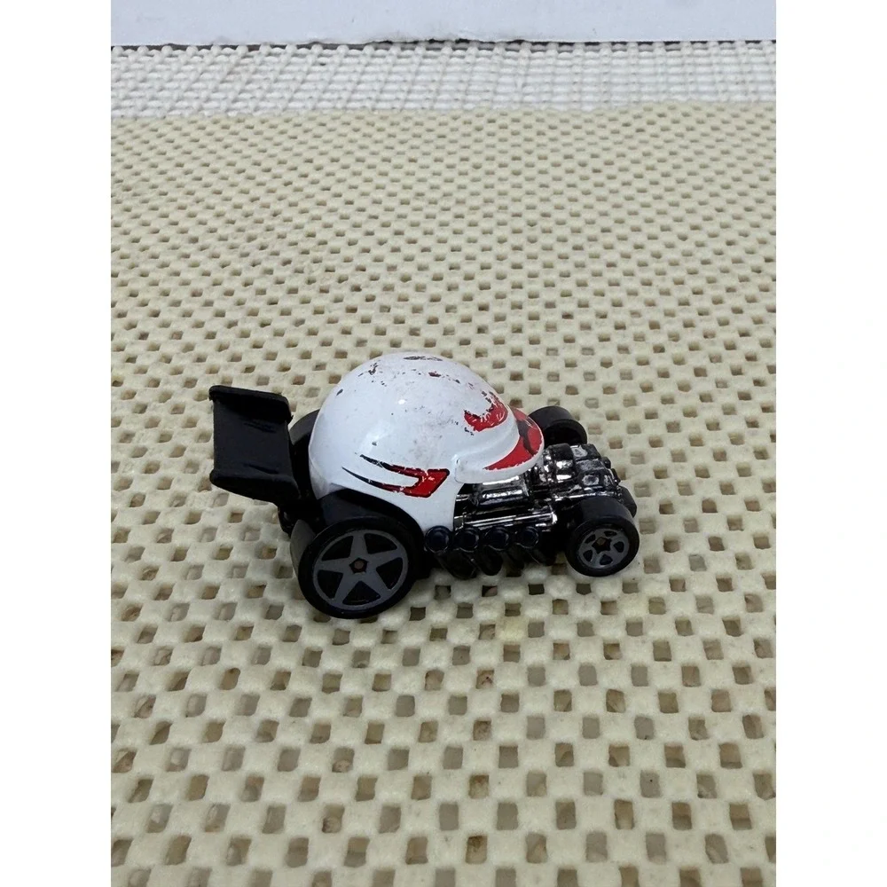 Hot‎ Wheels Head Gasket White Red Racing Helmet Car GRX44 2020 Mattel